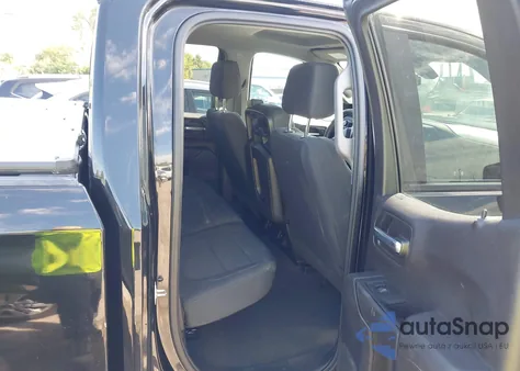 2021 Chevrolet Silverado 1500 z USA, uszkodzony, nr VIN 1GCRYBEF5MZ114540